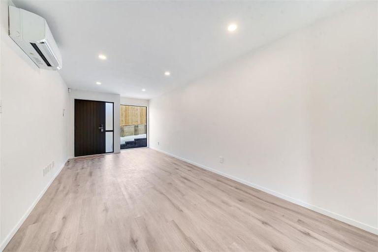 Photo of property in 1/2 Wood Street, Papakura, 2110