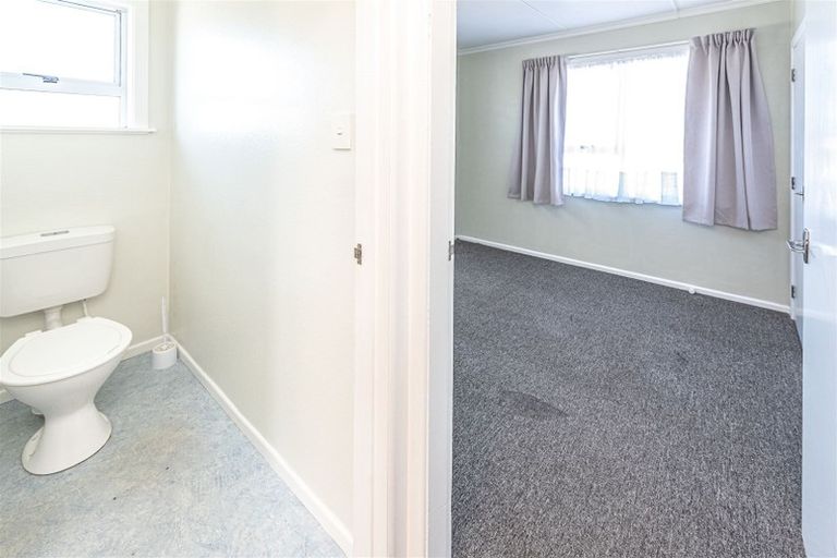 Photo of property in 33 Hood Street, Castlecliff, Whanganui, 4501