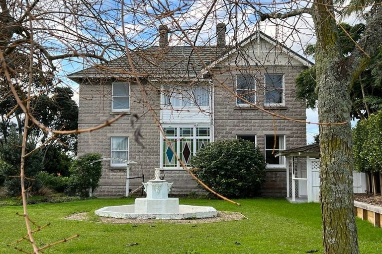 Photo of property in 152 Calliope Road, Stanley Point, Auckland, 0624