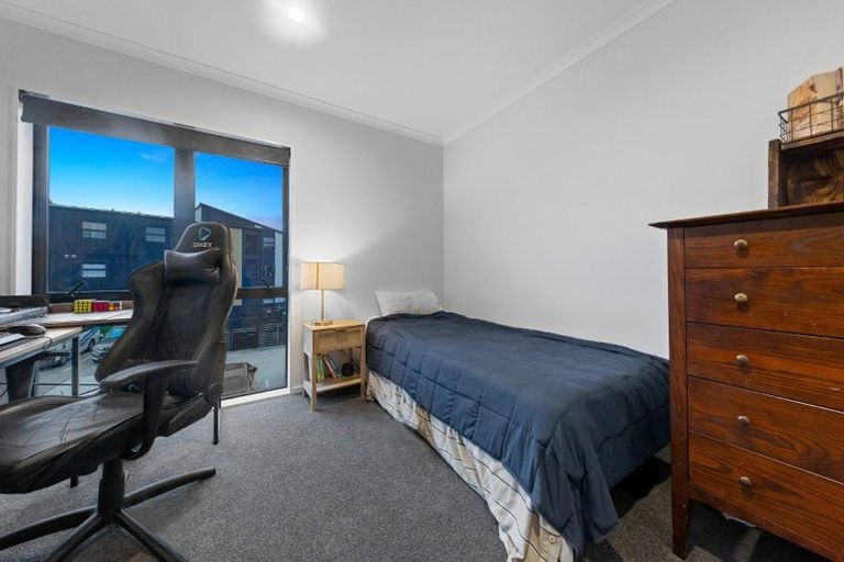 Photo of property in 2 Shortfin Place, Flat Bush, Auckland, 2019