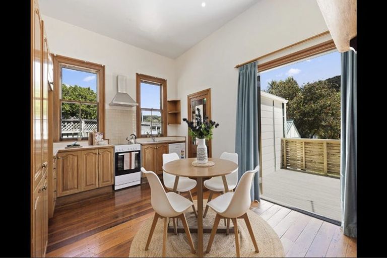 Photo of property in 136 Clyde Street, Island Bay, Wellington, 6023
