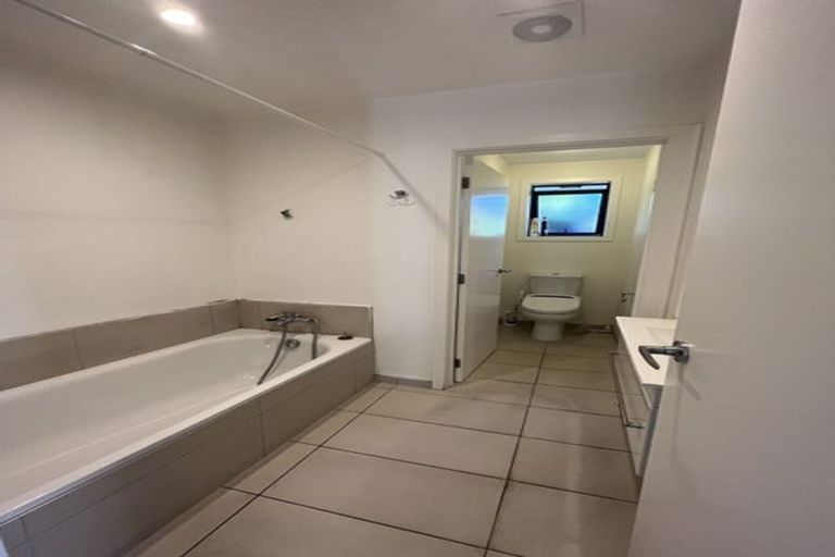 Photo of property in 17 Nortons Road, Avonhead, Christchurch, 8042