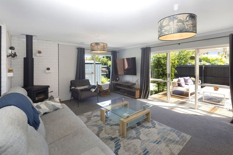 Photo of property in 1/411 Main Road North, Redwood, Christchurch, 8051