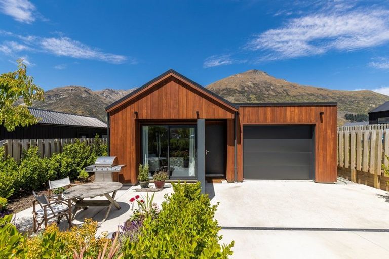 Photo of property in 5 Lauder Street, Lake Hayes, Queenstown, 9304