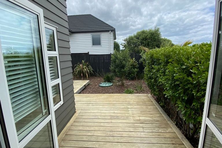 Photo of property in 2 Fennell Crescent, Silverdale, 0932