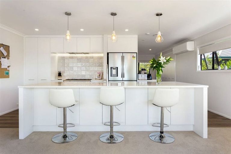 Photo of property in 21a Alexander Street, Cockle Bay, Auckland, 2014