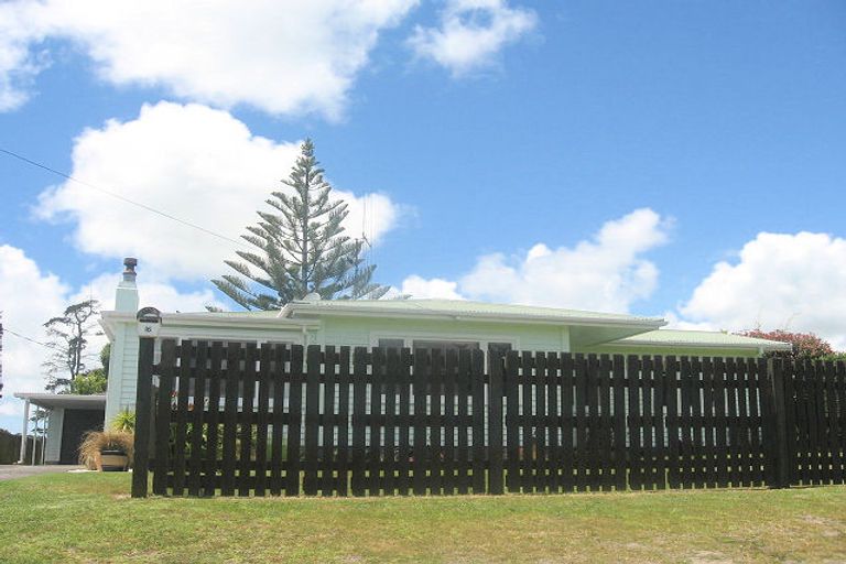 Photo of property in 16 No 1 Road, Te Puke, 3119
