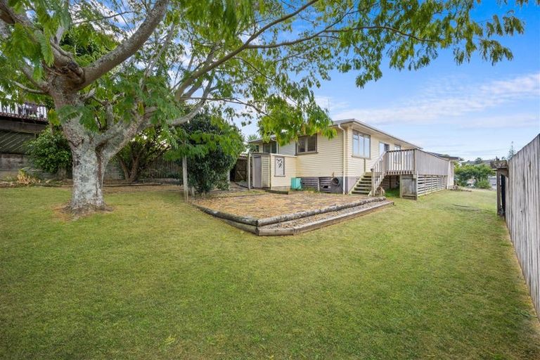 Photo of property in 17 Hazards Road, Weymouth, Auckland, 2103