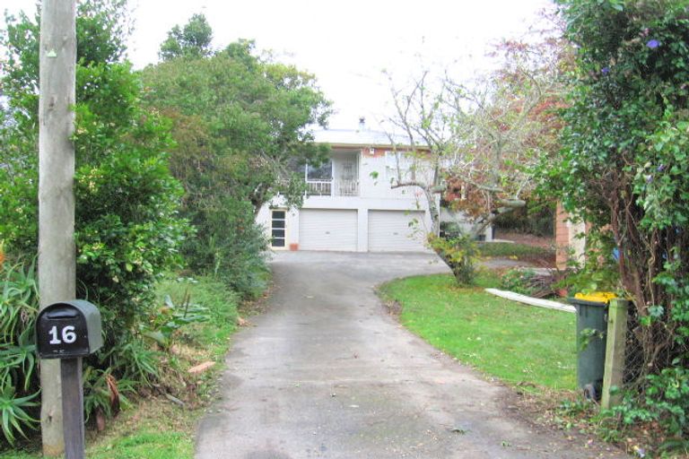 Photo of property in 16 Churchouse Road, Greenhithe, Auckland, 0632