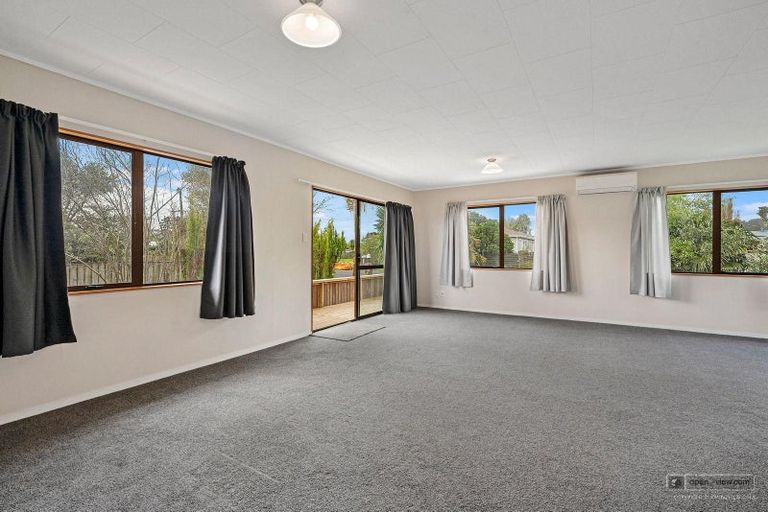 Photo of property in 1/32 Parakai Avenue, Parakai, 0830