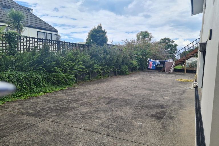 Photo of property in 1/29 Bayview Road, Browns Bay, Auckland, 0630