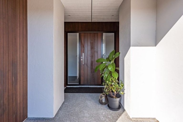 Photo of property in 7 Te Heke Place, Waikanae, 5036