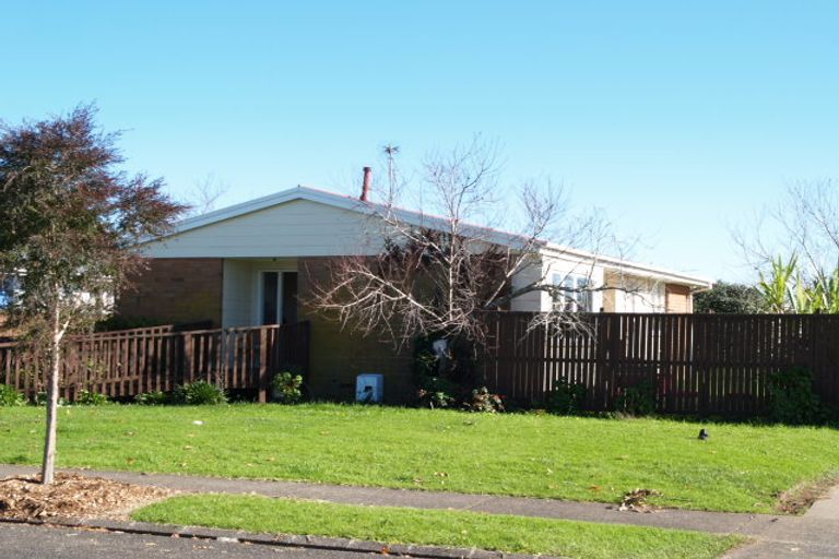 Photo of property in 5 Lavinia Crescent, Mangere East, Auckland, 2024