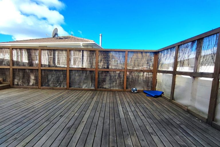 Photo of property in 120 Golf Road, New Lynn, Auckland, 0600