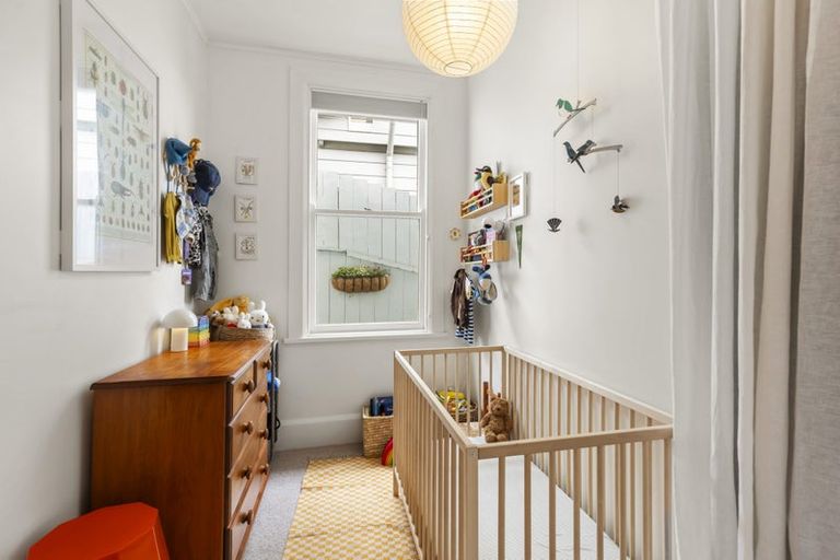 Photo of property in 176 Sutherland Road, Lyall Bay, Wellington, 6022