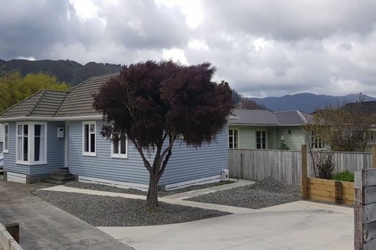 Photo of property in 182 Wellington Road, Wainuiomata, Lower Hutt, 5014