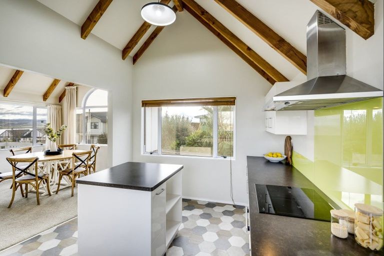 Photo of property in 121 Thompson Road, Bluff Hill, Napier, 4110