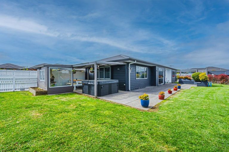 Photo of property in 28a Jules Crescent, Bell Block, New Plymouth, 4312