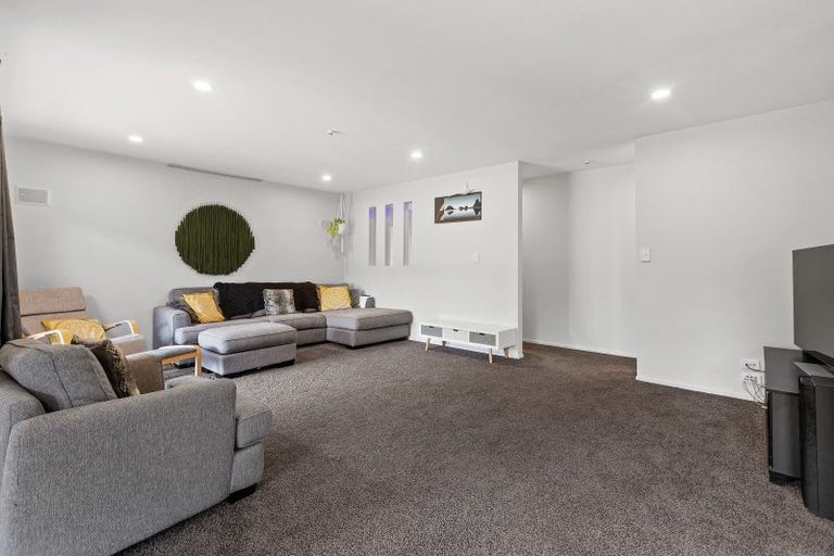 Photo of property in 10c Virginia Place, Whalers Gate, New Plymouth, 4310