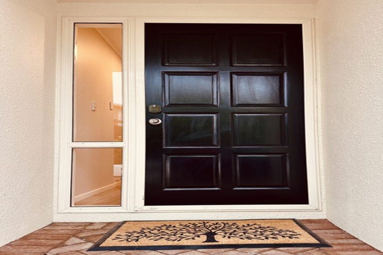 Photo of property in 5c Thurston Place, Bucklands Beach, Auckland, 2012