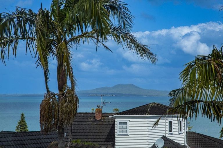 Photo of property in 12 Oban Road, Browns Bay, Auckland, 0630