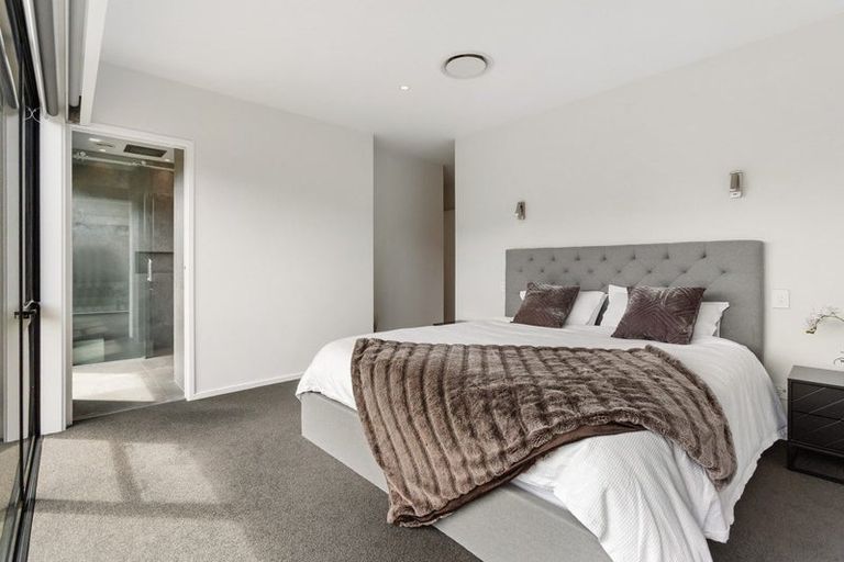 Photo of property in 13 Akitu Rise, Wanaka, 9305