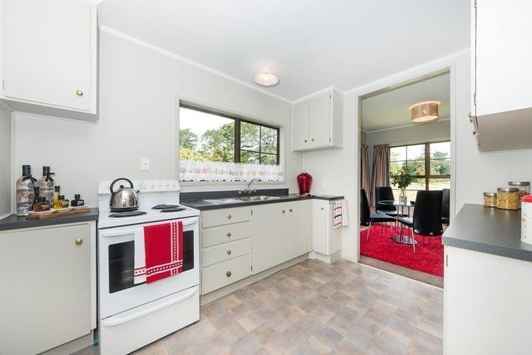 Photo of property in 33 Mcquarrie Avenue, Wattle Downs, Auckland, 2103