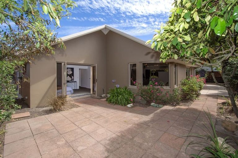 Photo of property in 71 Broadhaven Avenue, Parklands, Christchurch, 8083