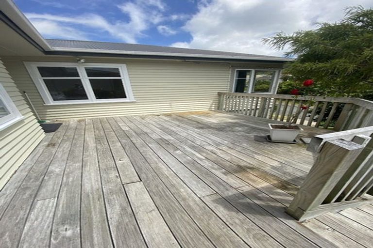 Photo of property in 11 Huia Street, Tawa, Wellington, 5028