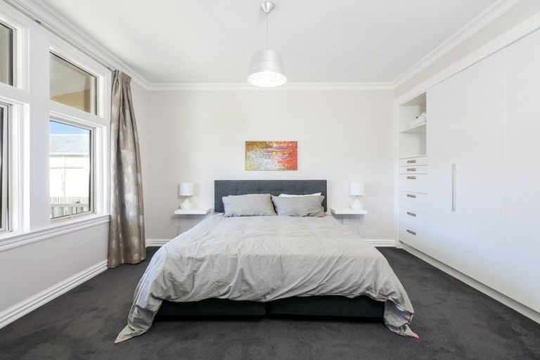 Photo of property in 52 Hargest Crescent, Saint Kilda, Dunedin, 9012