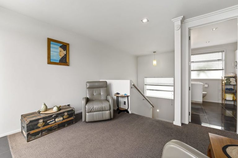 Photo of property in 9b Chilman Street, Strandon, New Plymouth, 4312