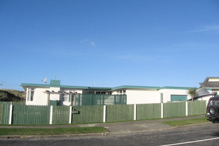 Photo of property in 62 Herewini Street, Titahi Bay, Porirua, 5022