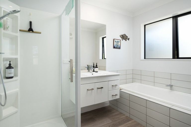 Photo of property in 10 Admiralty Place, Waikawa, Picton, 7220