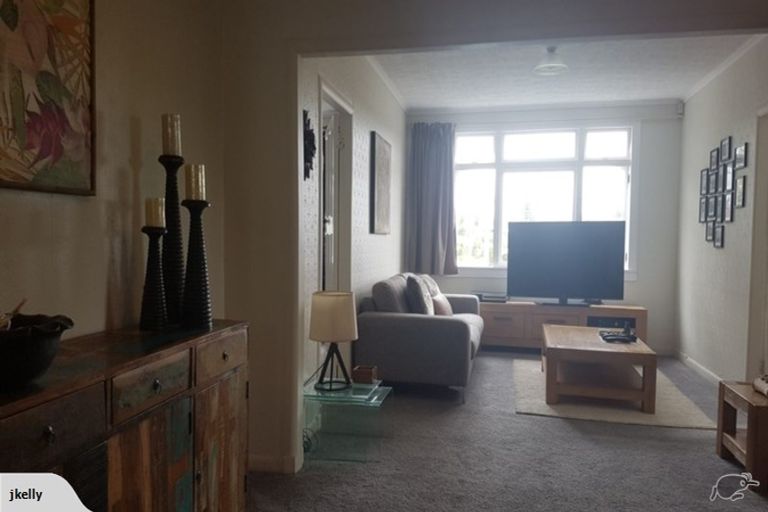 Photo of property in 22 Philson Terrace, Browns Bay, Auckland, 0630