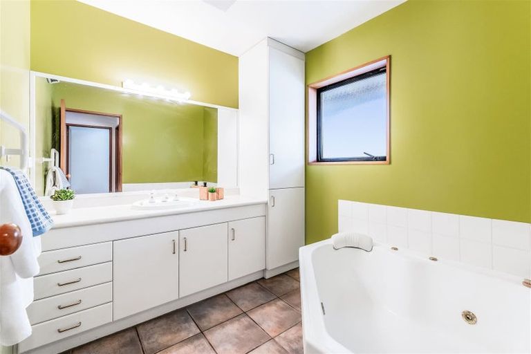 Photo of property in 472 Pesters Road, West Eyreton, Rangiora, 7475