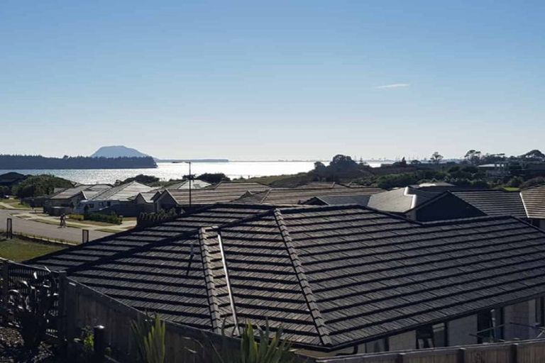 Photo of property in 13 Lakeside Terrace, Omokoroa, 3114