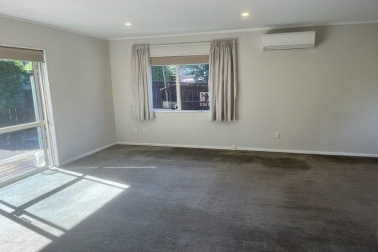 Photo of property in 109a Gossamer Drive, Pakuranga Heights, Auckland, 2010