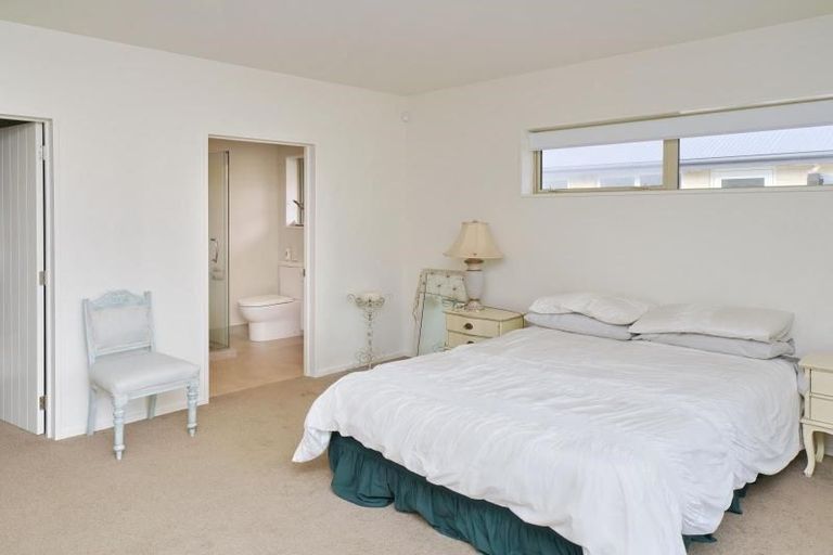 Photo of property in 11 Pakura Street, Pegasus, 7612