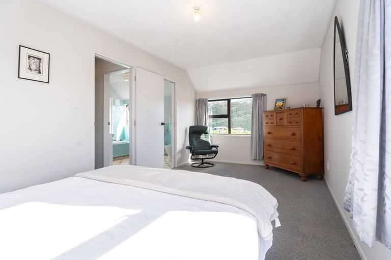 Photo of property in 1 Atwood Grove, Churton Park, Wellington, 6037