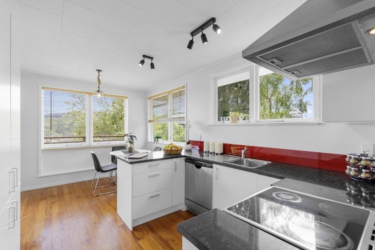 Photo of property in 25 Lord Street, Stokes Valley, Lower Hutt, 5019