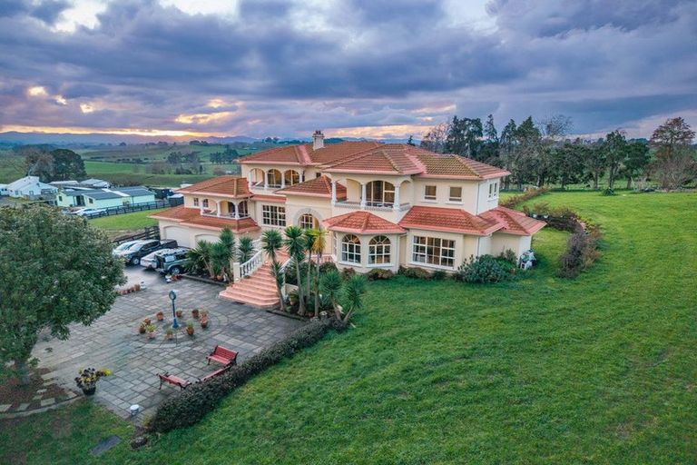 Photo of property in 170 Foster Road, Temple View, Hamilton, 3290