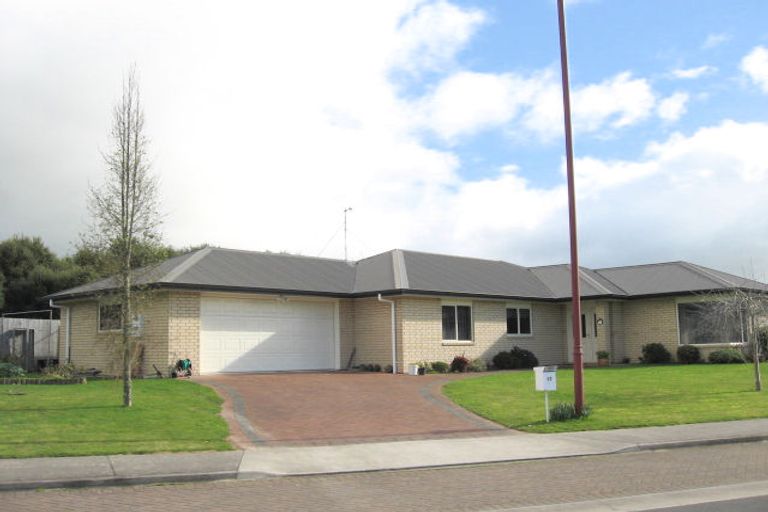 Photo of property in 17 Callum Brae Drive, Rototuna, Hamilton, 3210