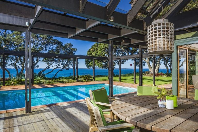 Photo of property in 275 Beach Road, Campbells Bay, Auckland, 0630