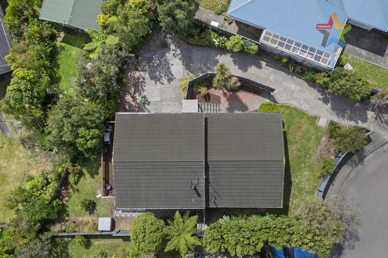 Photo of property in 6 Peach Tree Grove, Maungaraki, Lower Hutt, 5010