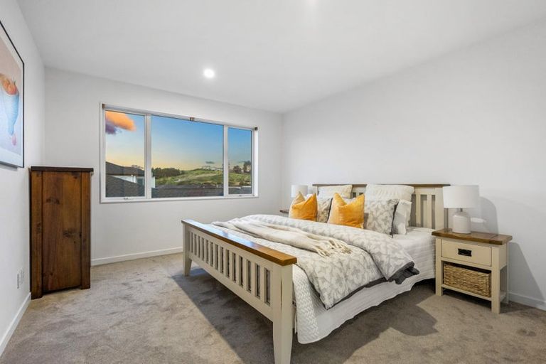 Photo of property in 47 Johns Creek Crescent, Silverdale, 0932