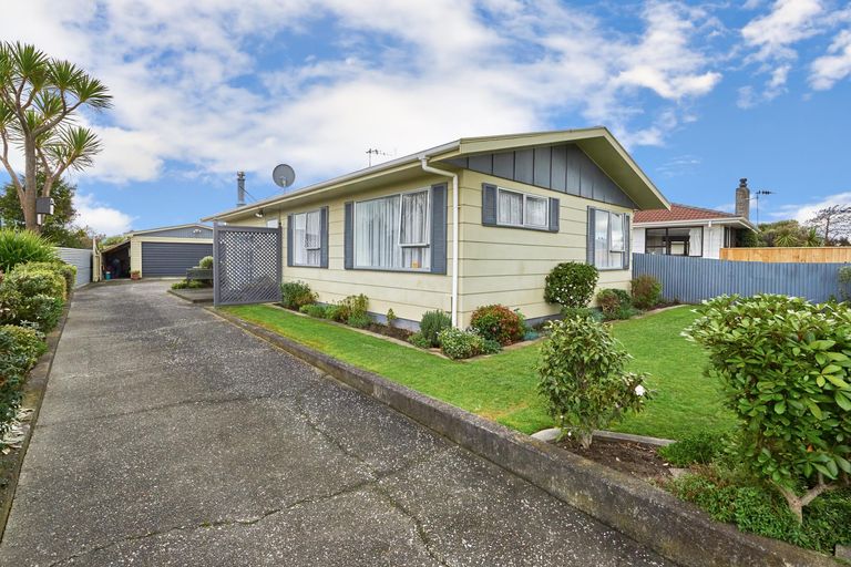 Photo of property in 55 Acacia Street, Kelvin Grove, Palmerston North, 4414