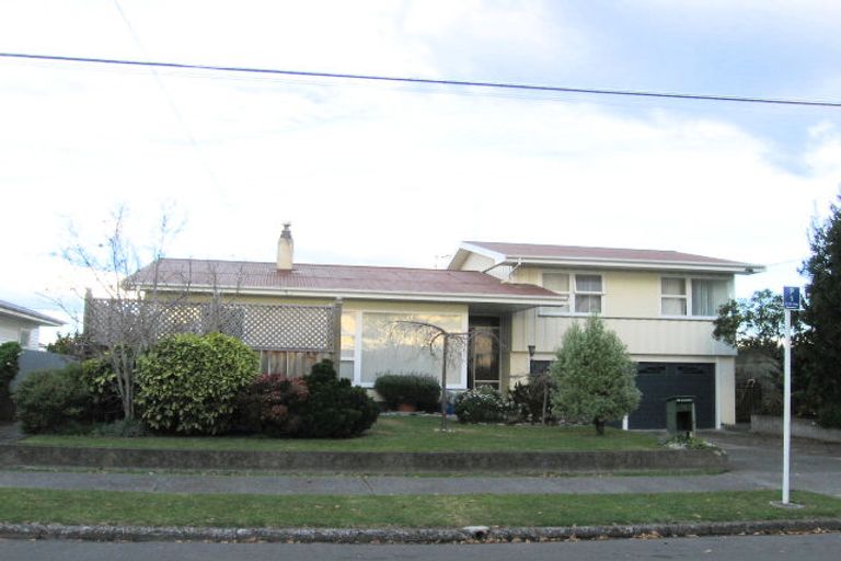 Photo of property in 16 Arnold Street, Onekawa, Napier, 4110