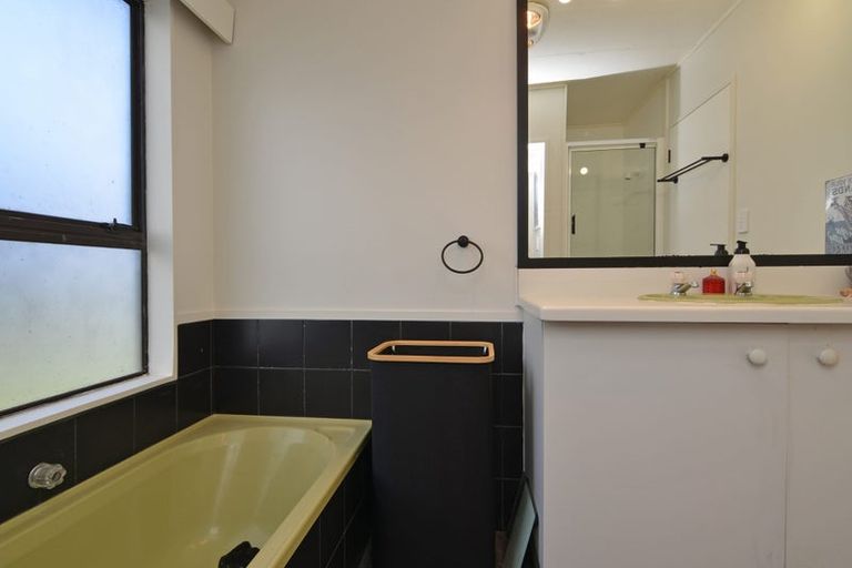 Photo of property in 10 Ross Grove, Paraparaumu, 5032