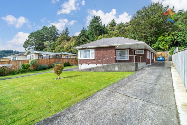 Photo of property in 74 Hine Road, Wainuiomata, Lower Hutt, 5014
