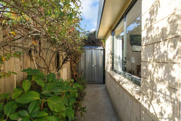 Photo of property in 9 Campbell Grove, Levin, 5510